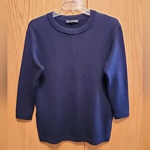 St John Basic knit top.  Classic Sophisticated preppy  dressy  navy sz med
